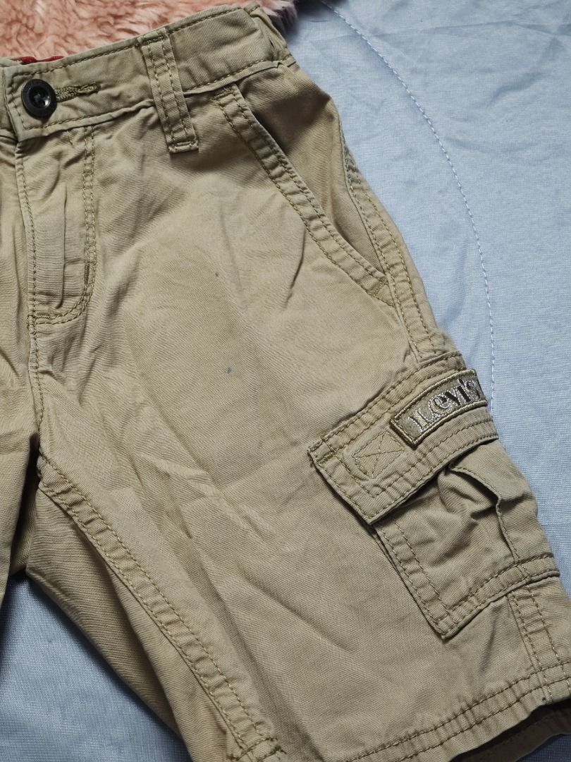 LEVIS KIDS SHORTS (Category: Babies & Kids Fashion) located in Imus. Submitted by eykc01 (Listing ID 1469040685, Image 2). Description: EXCELLENT 5-6YO.