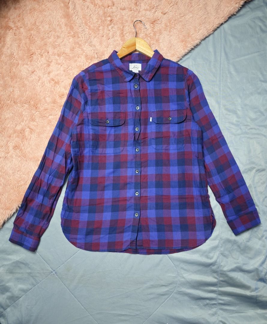 LEVIS LONGSLEEVES CHECKERED (Category: Longsleeves) located in Imus. Submitted by eykc01 (Listing ID 1469019176, Image 1). Description: EUC-LIKE NEW MED-LARGE (19X25-26").