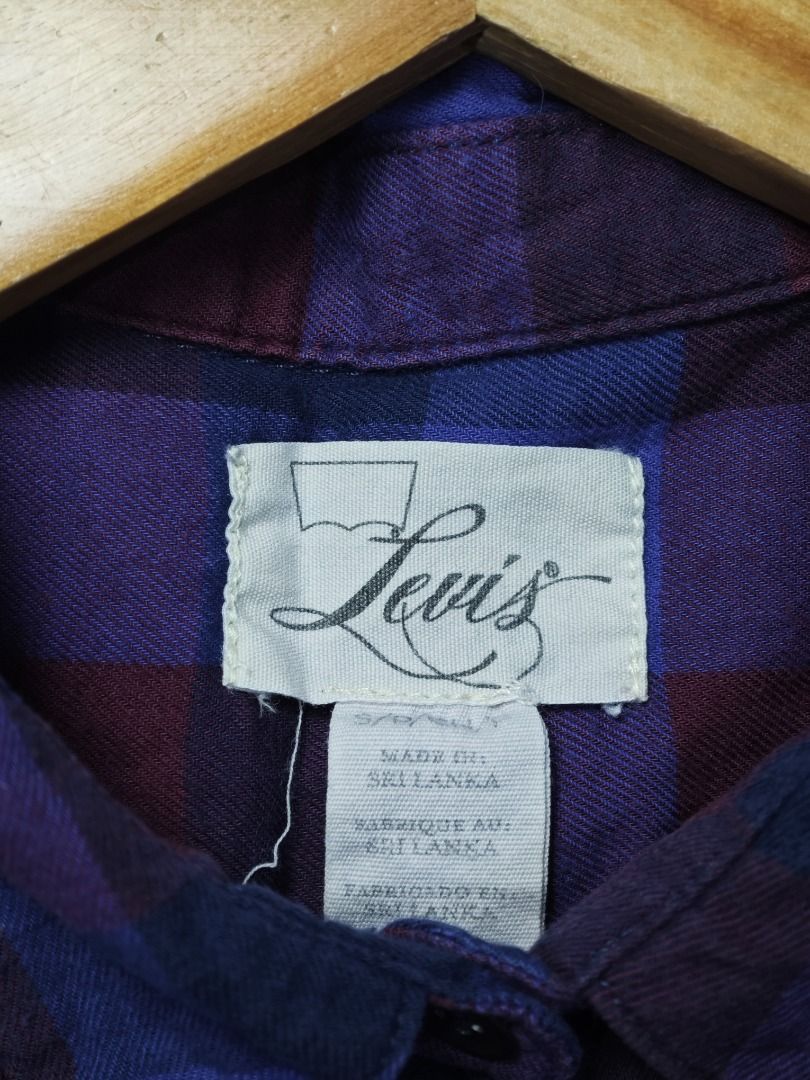 LEVIS LONGSLEEVES CHECKERED (Category: Longsleeves) located in Imus. Submitted by eykc01 (Listing ID 1469019176, Image 3). Description: EUC-LIKE NEW MED-LARGE (19X25-26").