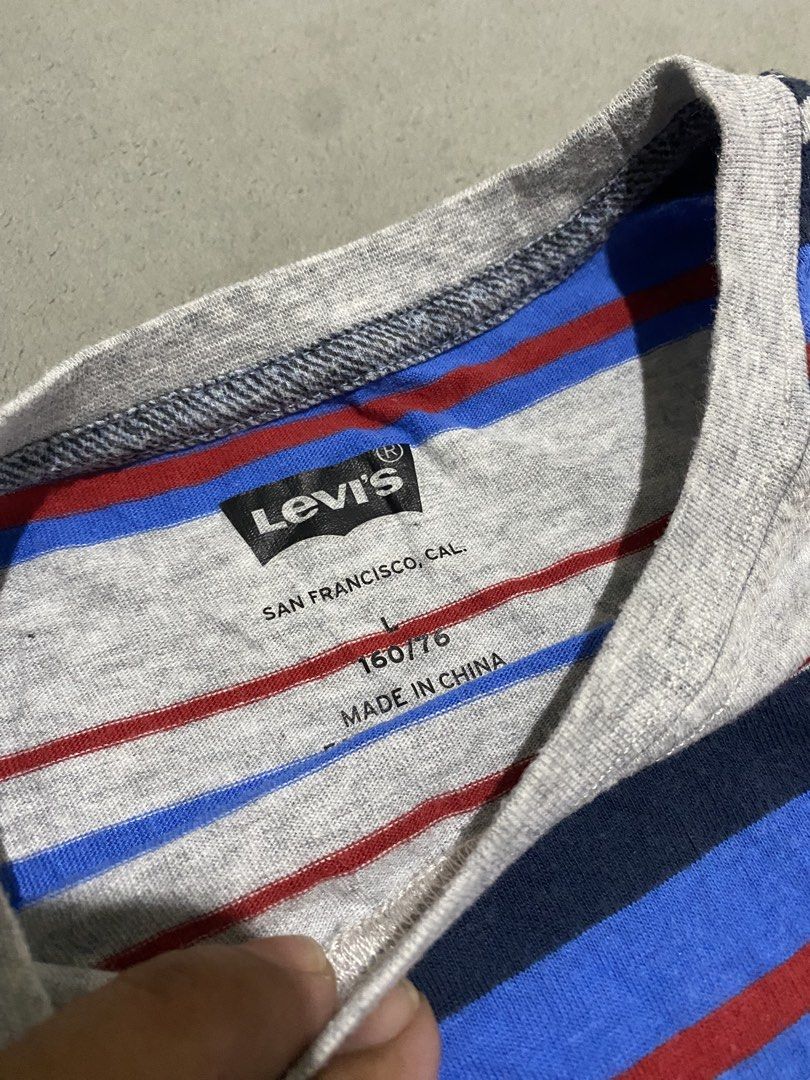 Levi’s shirts (Category: Tshirts & Polo Shirts ) located in Tabaco. Submitted by centthrif55361 (Listing ID 1468991025, Image 3). Description: Levi’s Large on tag W:15 L:23 Excellent condition Color rate 10/10 No issue .