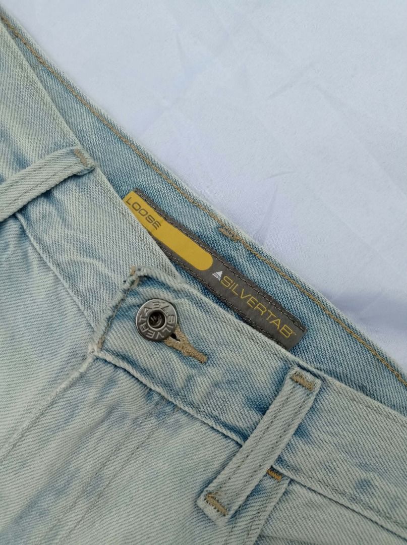 Levi's Silvertab (Category: Jeans) located in Zamboanga. Submitted by 414collections (Listing ID 1468937686, Image 3). Description: Levi's Silvertab straight cut jeans Excellent condition Need wash only Fresh from bale Waistline 34 Length 42 Hem 9 Issue scratches on hem See last pic for issue 1200 pesos Negotiable for sure buyers.