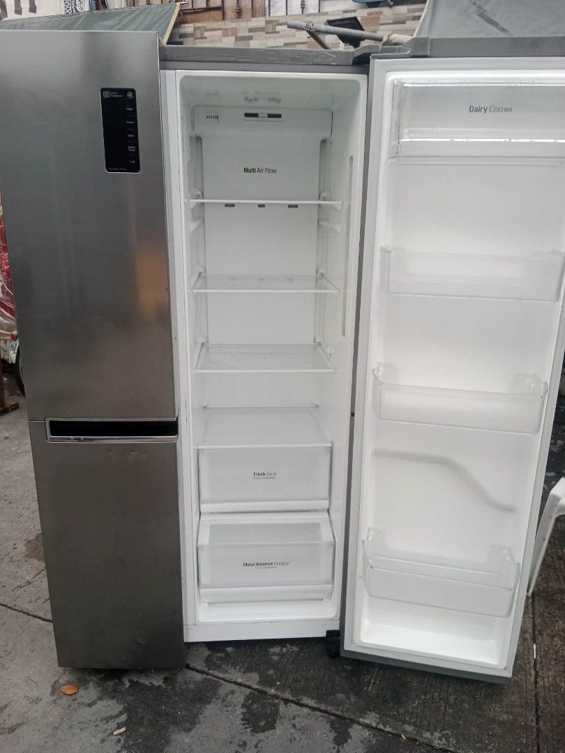 LG INVERTER sidebyside REF (Category: Refrigerators and Freezers) located in Manila. Submitted by carou51104 (Listing ID 1468943118, Image 3). Description: For Sale : LG sidebyside Inverter Ref * 24cubic ft.(side by side) * Fully Inverter * Fast cooling * No issue * Ready to use * Condo pull out Price: 19k may bawas sa sure buyer po. Manila , location Can be pick up or deliver. .
