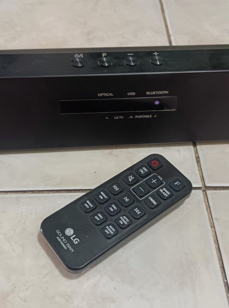 LG model SK1D soundbar (Category: Soundbars, Speakers & Amplifiers) located in Taguig. Submitted by fjdsoundvision_2013 (Listing ID 1468961127, Image 3). Description: selling my used soundbar 2.0 in good condition with orig remote pls refer actual photos..