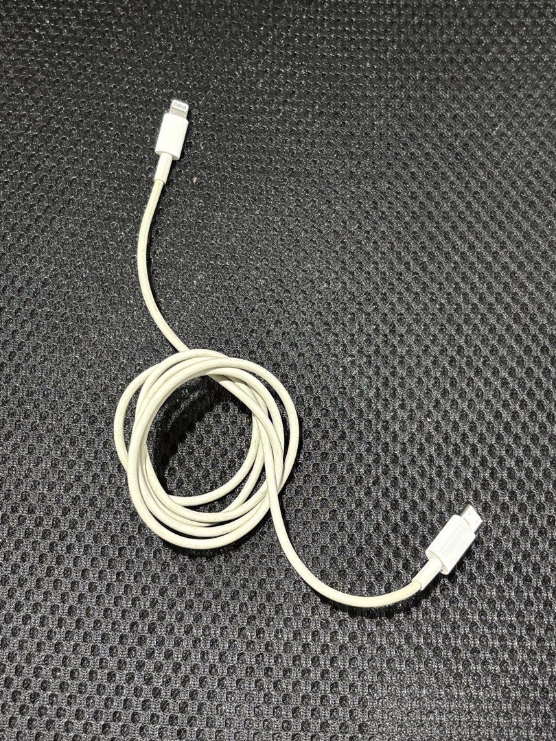 original iphone lighting cable (Category: Chargers & Cables) located in Manila. Submitted by gyleudont (Listing ID 1468955449, Image 1). Description: Original, used, fast charger, still working 100% RFS: New phone.