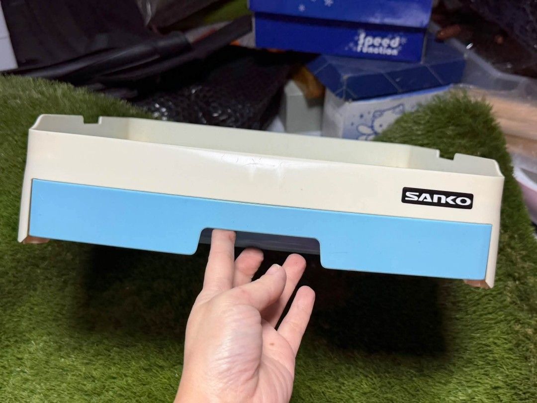 LITTER BOX FOR PETS OR PET BED (Category: Homes & Other Pet Accessories) located in Sablan. Submitted by gongonshelley12 (Listing ID 1469142153, Image 3). Description: 320 only LITTER BOX FOR PETS OR PWEDE DING PET BED PWEDE DIN ILAGAY NIO SA BABA NG BIRD CAGES 33cm X 34cm X 9cm DEPENDE PO SA INYO MAGANDA AT MATIBAY PO ETO MGA MADAM MALAWAK DIN PO XA.