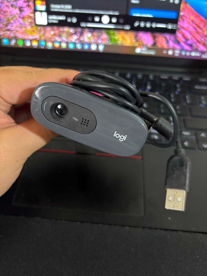 Logitech 720p HD Webcam (Category: Webcams) located in Manila. Submitted by cyrineravina (Listing ID 1468978206, Image 1). Description: -Logitech 720p HD Webcam - USB cable attached with a standard plug - Compact size that easily sits on top of any monitor - Plug and play setup - no drivers needed - Perfect for Zoom calls, online classes, and WFH setups - Condition: Tested working.