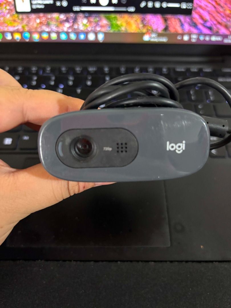 Logitech 720p HD Webcam (Category: Webcams) located in Manila. Submitted by cyrineravina (Listing ID 1468978206, Image 2). Description: -Logitech 720p HD Webcam - USB cable attached with a standard plug - Compact size that easily sits on top of any monitor - Plug and play setup - no drivers needed - Perfect for Zoom calls, online classes, and WFH setups - Condition: Tested working.
