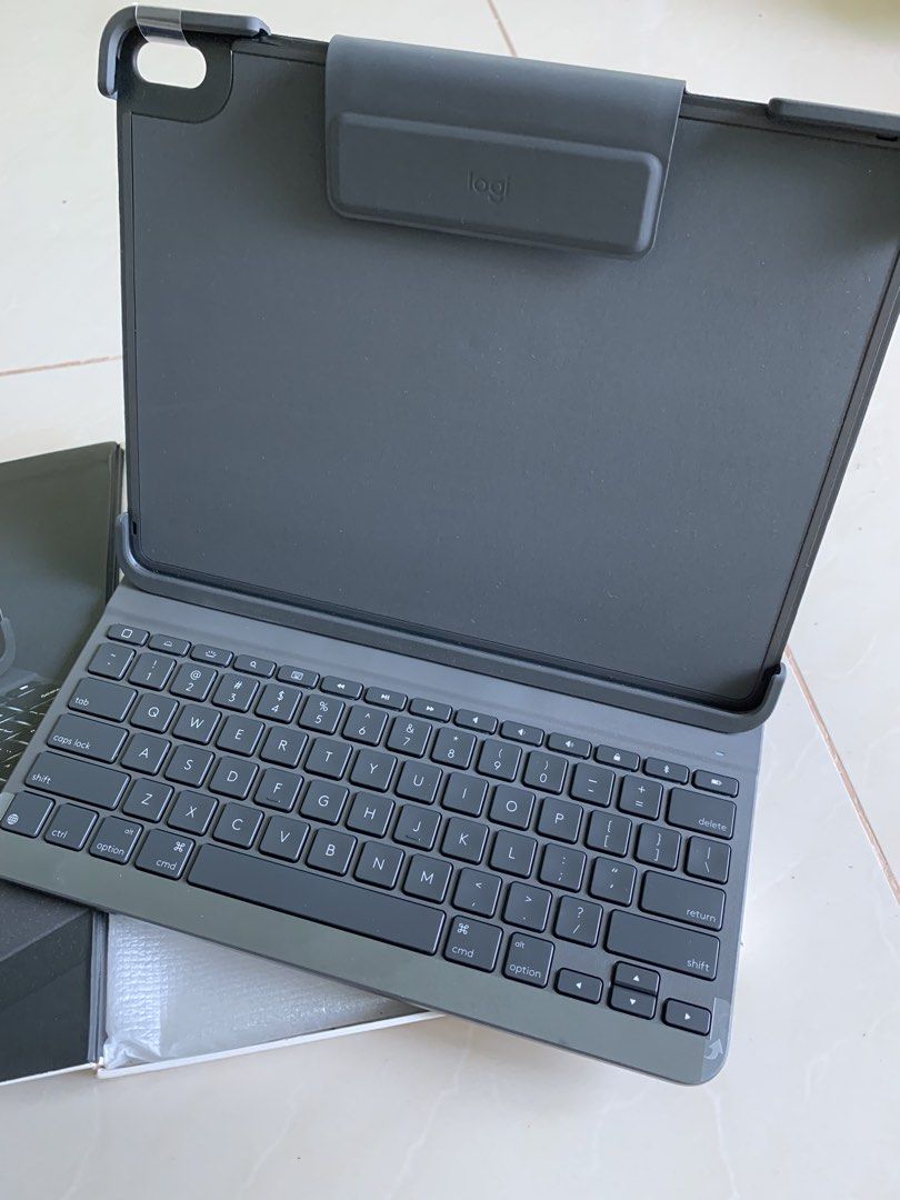 LOGITECH SLIM FOLIO PRO for Ipad Pro 12.9 inch 3rd Generation (Category: Cases & Covers) located in Manila. Submitted by mau13 (Listing ID 1468965926, Image 2). Description: For Sale Brand-new Logitech Slim Folio Pro Ipad Pro 12.9 Inch (3rd Generation) Graphite Case with Integrated Bluetooth Keyboard .