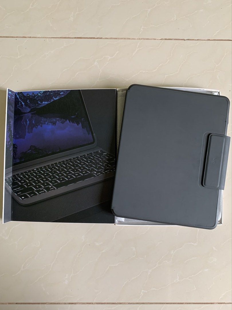 LOGITECH SLIM FOLIO PRO for Ipad Pro 12.9 inch 3rd Generation (Category: Cases & Covers) located in Manila. Submitted by mau13 (Listing ID 1468965926, Image 3). Description: For Sale Brand-new Logitech Slim Folio Pro Ipad Pro 12.9 Inch (3rd Generation) Graphite Case with Integrated Bluetooth Keyboard .