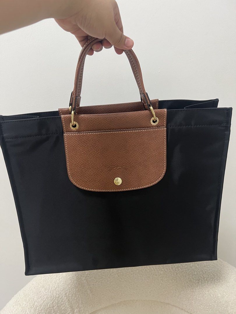 Longchamp Black Nylon Tote Bag (Category: Tote Bags) located in Abulug. Submitted by jamiecammie (Listing ID 1468994265, Image 1). Description: No issue Preloved & orig.
