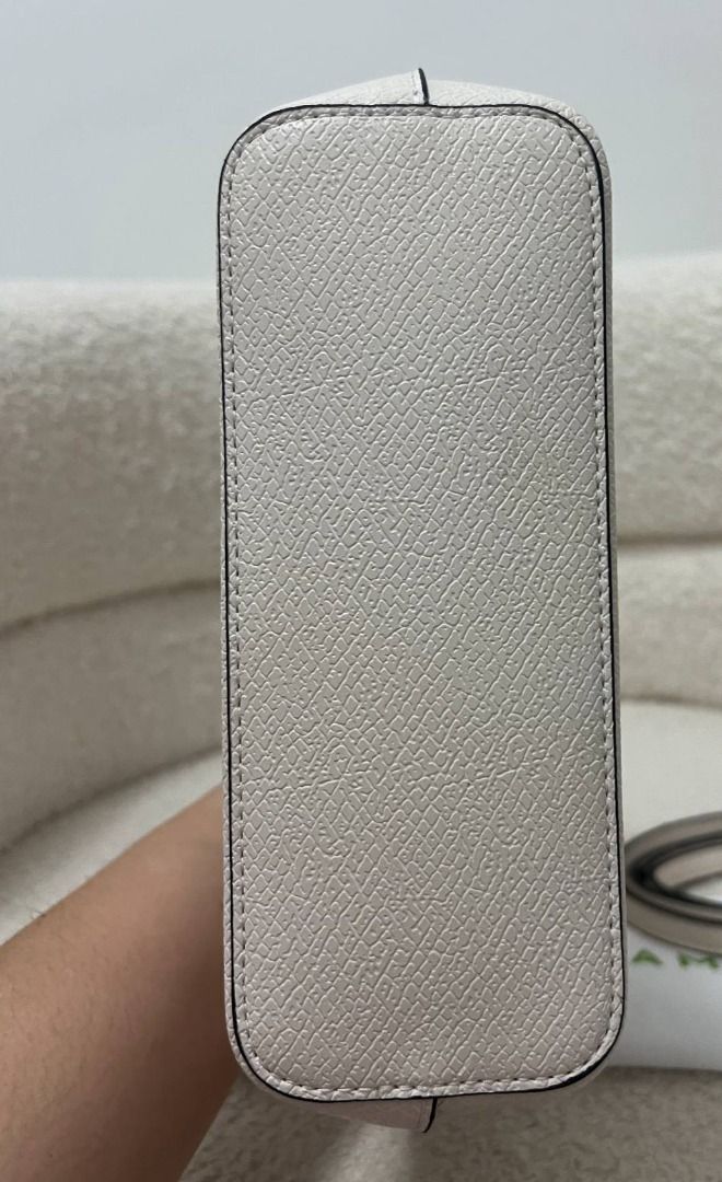 LONGCHAMP EPURE small (Category: Cross-body Bags) located in Agoo. Submitted by declutterwithmeee.218 (Listing ID 1469019687, Image 3). Description: .