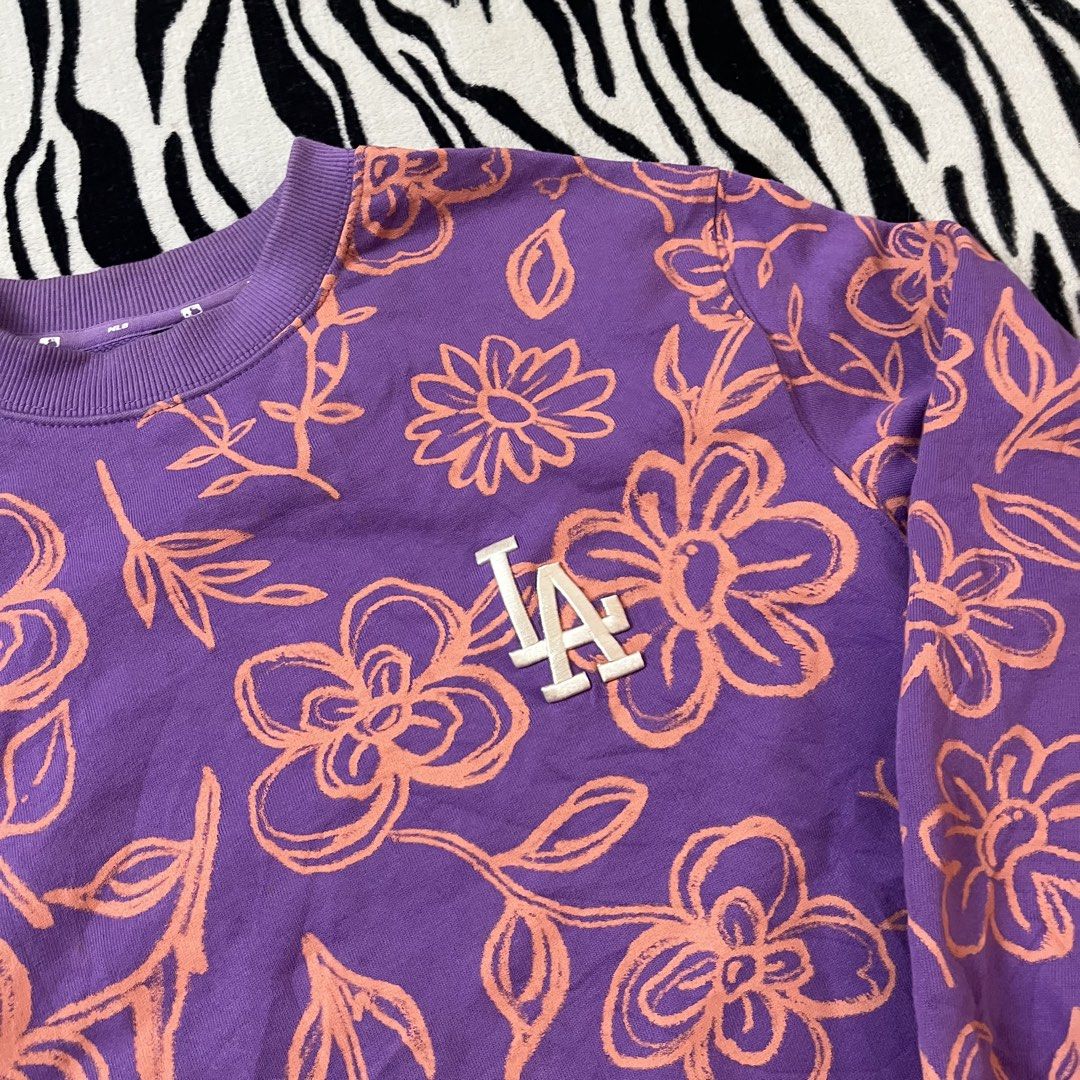 Los angeles flower longsleeve (Category: Coats, Jackets and Outerwear) located in Manila. Submitted by royaldripmanila (Listing ID 1468930407, Image 2). Description: No issue W21.5 L25.5.