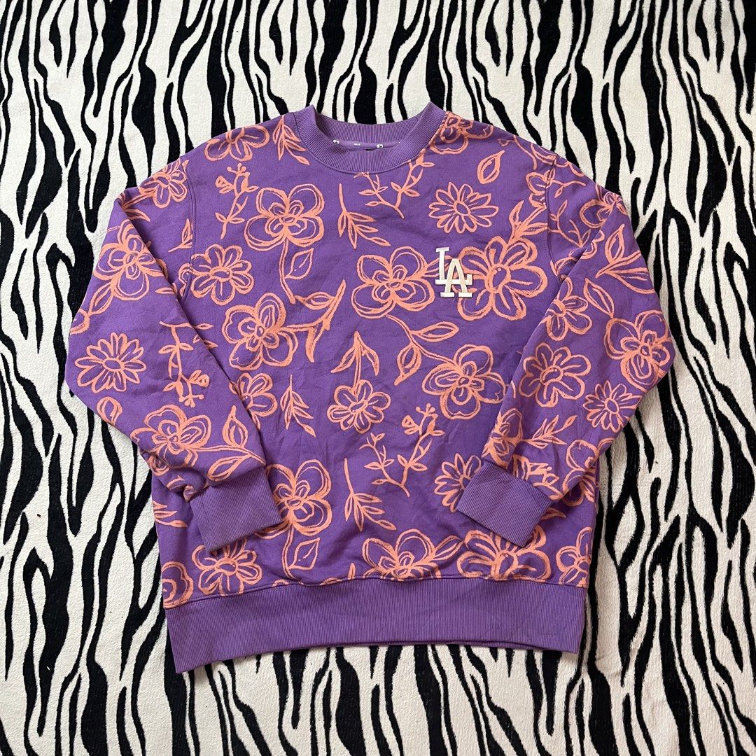 Los angeles flower longsleeve (Category: Coats, Jackets and Outerwear) located in Manila. Submitted by royaldripmanila (Listing ID 1468930407, Image 1). Description: No issue W21.5 L25.5.
