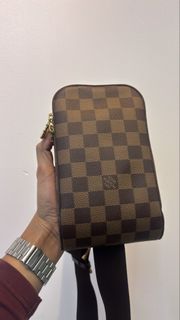 (Category: ) located in . Submitted by shoppersluxe2394 (Listing ID 1469069151, Image 1). Description: .