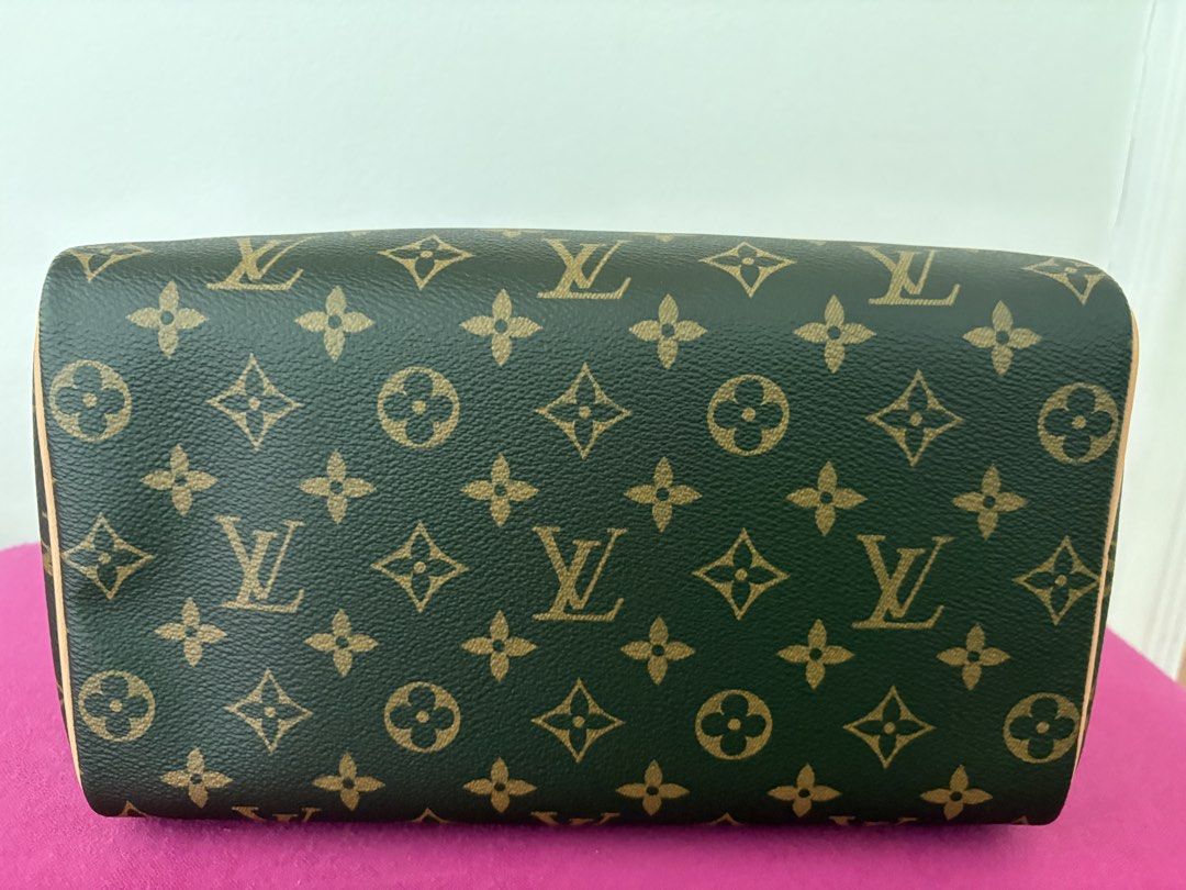 Louis Vuitton Monogram Dopp Kit (Category: Luxury Bags & Wallets) located in Muntinlupa City. Submitted by ironman0907 (Listing ID 1469055021, Image 3). Description: Louis Vuitton Dopp Kit – Monogram Canvas * Model: M44494 * Condition: Like New * Used Only Twice * Retail Price: ₱67,000 * Selling Price: ₱46.000 Serious buyers only. Thank you..
