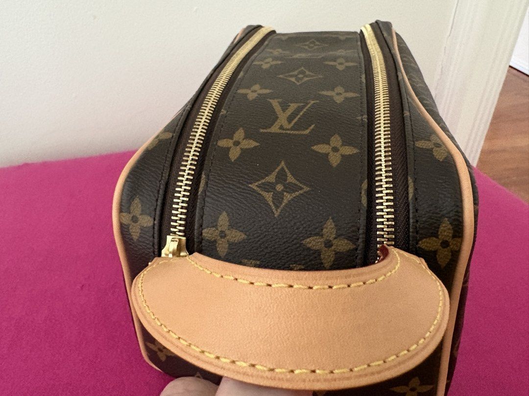 Louis Vuitton Monogram Dopp Kit (Category: Luxury Bags & Wallets) located in Muntinlupa City. Submitted by ironman0907 (Listing ID 1469055021, Image 2). Description: Louis Vuitton Dopp Kit – Monogram Canvas * Model: M44494 * Condition: Like New * Used Only Twice * Retail Price: ₱67,000 * Selling Price: ₱46.000 Serious buyers only. Thank you..