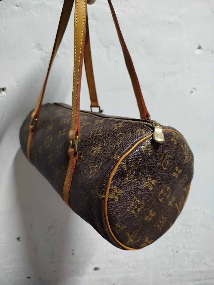 LOUIS VUITTON MONOGRAM PAPILLON 26 (Category: Luxury Bags & Wallets) located in Bayombong. Submitted by Gentlemans_ClosEt (Listing ID 1468940768, Image 2). Description: LOUIS VUITTON MONOGRAM PAPILLON 26 RANK AB NO CRACKS ON CANVAS MINOR CRACKS ON LEATHER HANDLE BUT STILL IN VERY PRESENTABLE TO WEAR.