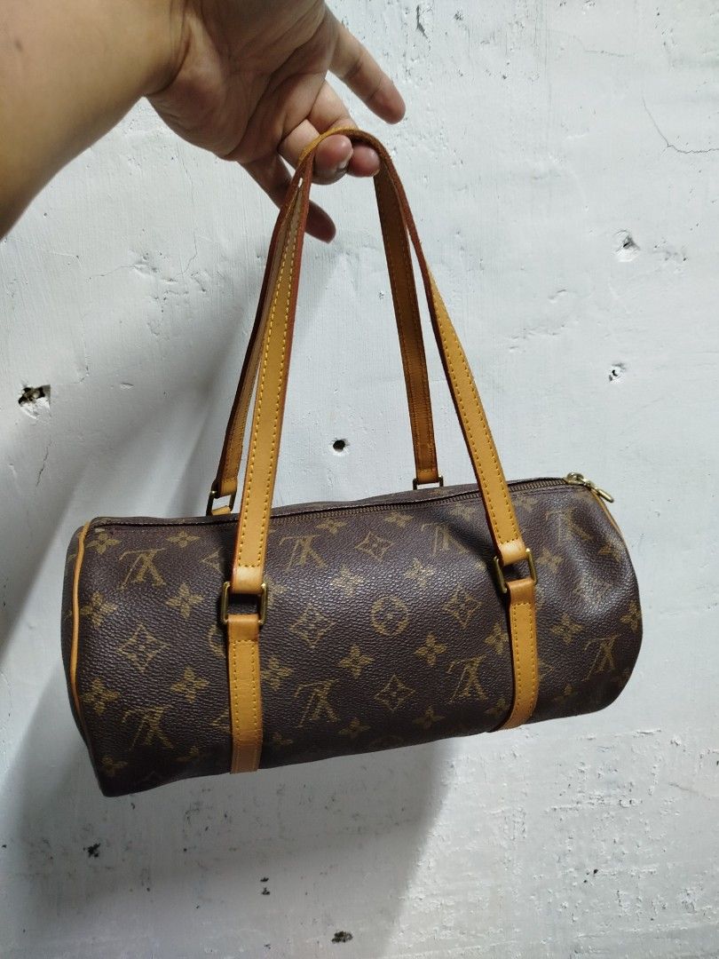 LOUIS VUITTON MONOGRAM PAPILLON 26 (Category: Luxury Bags & Wallets) located in Bayombong. Submitted by Gentlemans_ClosEt (Listing ID 1468940768, Image 1). Description: LOUIS VUITTON MONOGRAM PAPILLON 26 RANK AB NO CRACKS ON CANVAS MINOR CRACKS ON LEATHER HANDLE BUT STILL IN VERY PRESENTABLE TO WEAR.