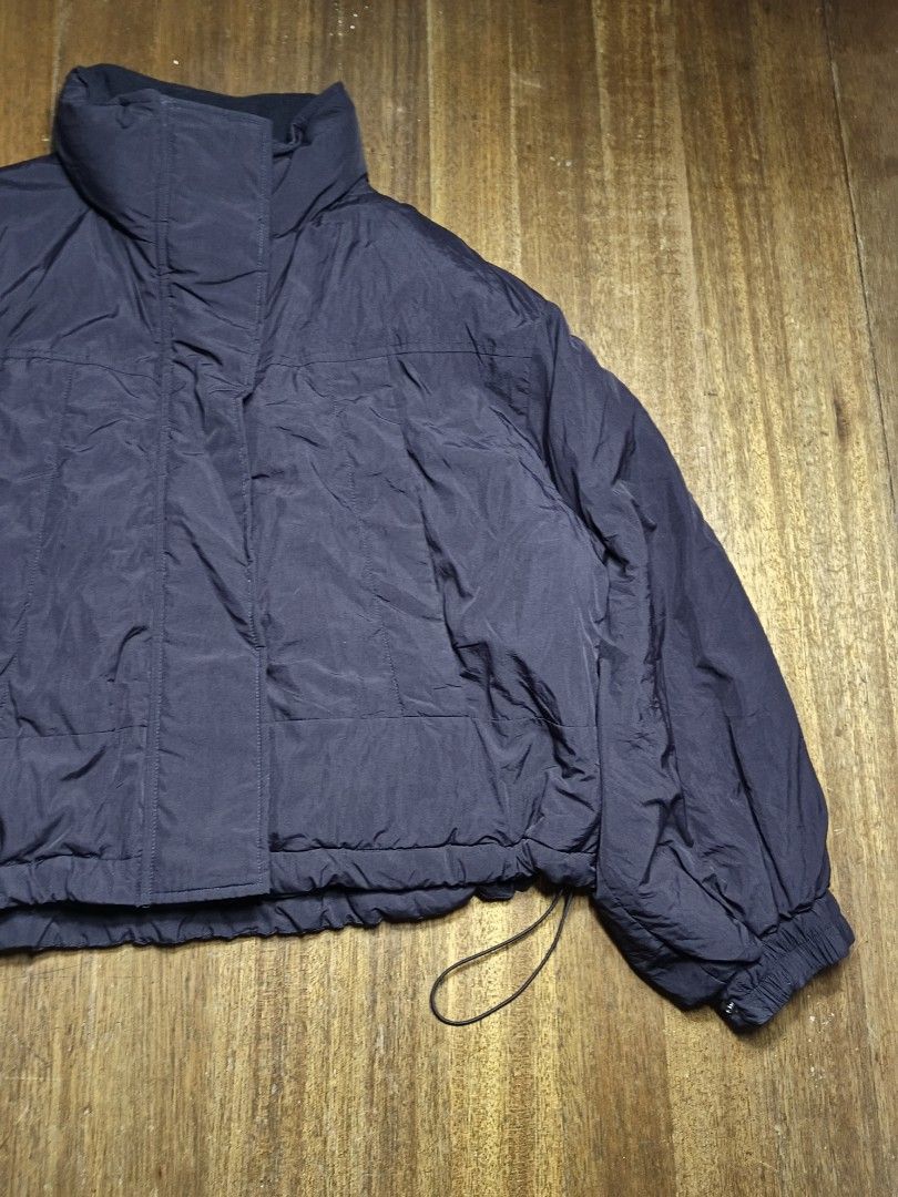 Lowrys Farm Black Puffer Jacket womens (Category: Coats, Jackets and Outerwear) located in Mandaluyong City. Submitted by heatgear (Listing ID 1469041572, Image 3). Description: - Brand: Lowrys Farm - Color: Black - Style: Relaxed silhouette winter outerwear - Features: High mock neck collar with super warm lining, front zipper with snap placket - Fit adjustments: Drawstring hem and cinched elastic cuffs good condition no issue size F on tag dime