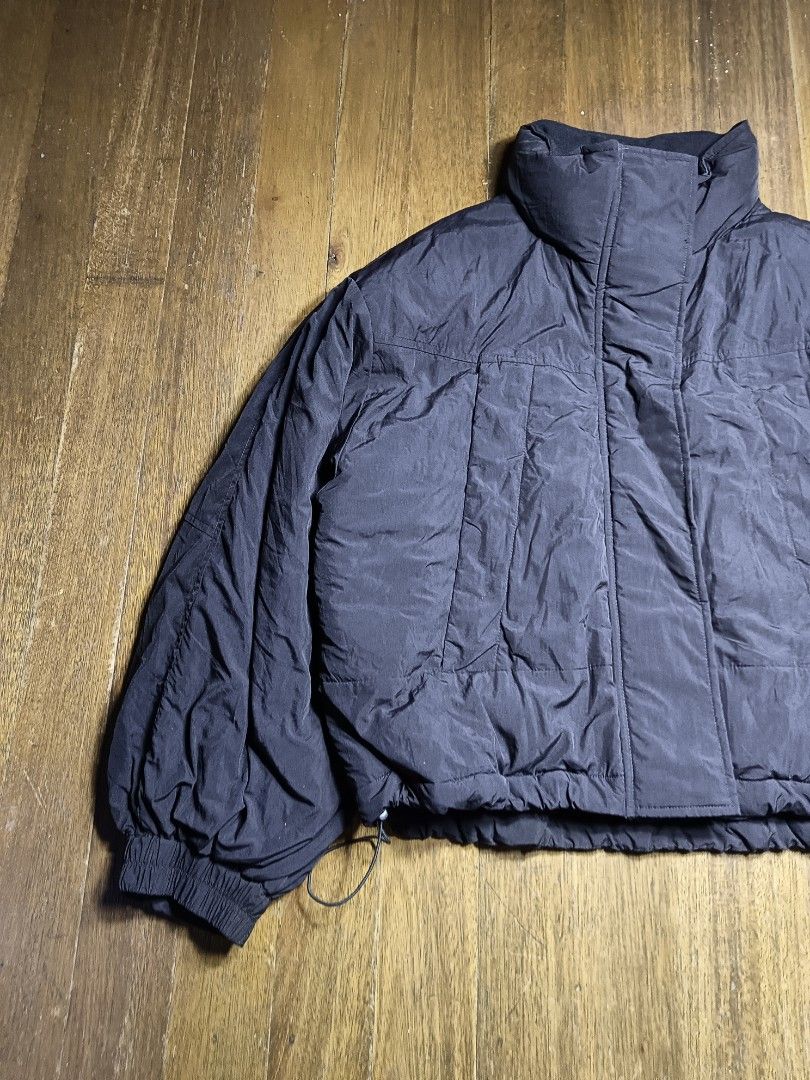 Lowrys Farm Black Puffer Jacket womens (Category: Coats, Jackets and Outerwear) located in Mandaluyong City. Submitted by heatgear (Listing ID 1469041572, Image 2). Description: - Brand: Lowrys Farm - Color: Black - Style: Relaxed silhouette winter outerwear - Features: High mock neck collar with super warm lining, front zipper with snap placket - Fit adjustments: Drawstring hem and cinched elastic cuffs good condition no issue size F on tag dime