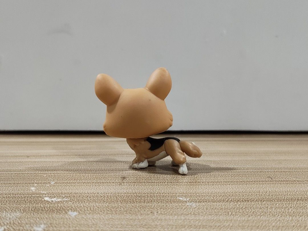LPS Littlest Pet Shop Corgi (Category: Kids Toys) located in Manila. Submitted by kateulinaa (Listing ID 1468934668, Image 2). Description: lps corgi for sale! • this is the one that goes with the swirl dachshund (shown side by side, but the dachshund is NOT for sale) • pay as you order • reservations for only two days • additional note: nose is restored • please expect delayed shipping if you buy this item, as i'm a student with a busy schedule 