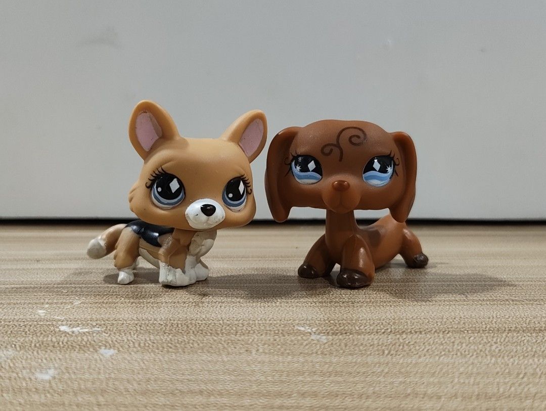 LPS Littlest Pet Shop Corgi (Category: Kids Toys) located in Manila. Submitted by kateulinaa (Listing ID 1468934668, Image 3). Description: lps corgi for sale! • this is the one that goes with the swirl dachshund (shown side by side, but the dachshund is NOT for sale) • pay as you order • reservations for only two days • additional note: nose is restored • please expect delayed shipping if you buy this item, as i'm a student with a busy schedule 