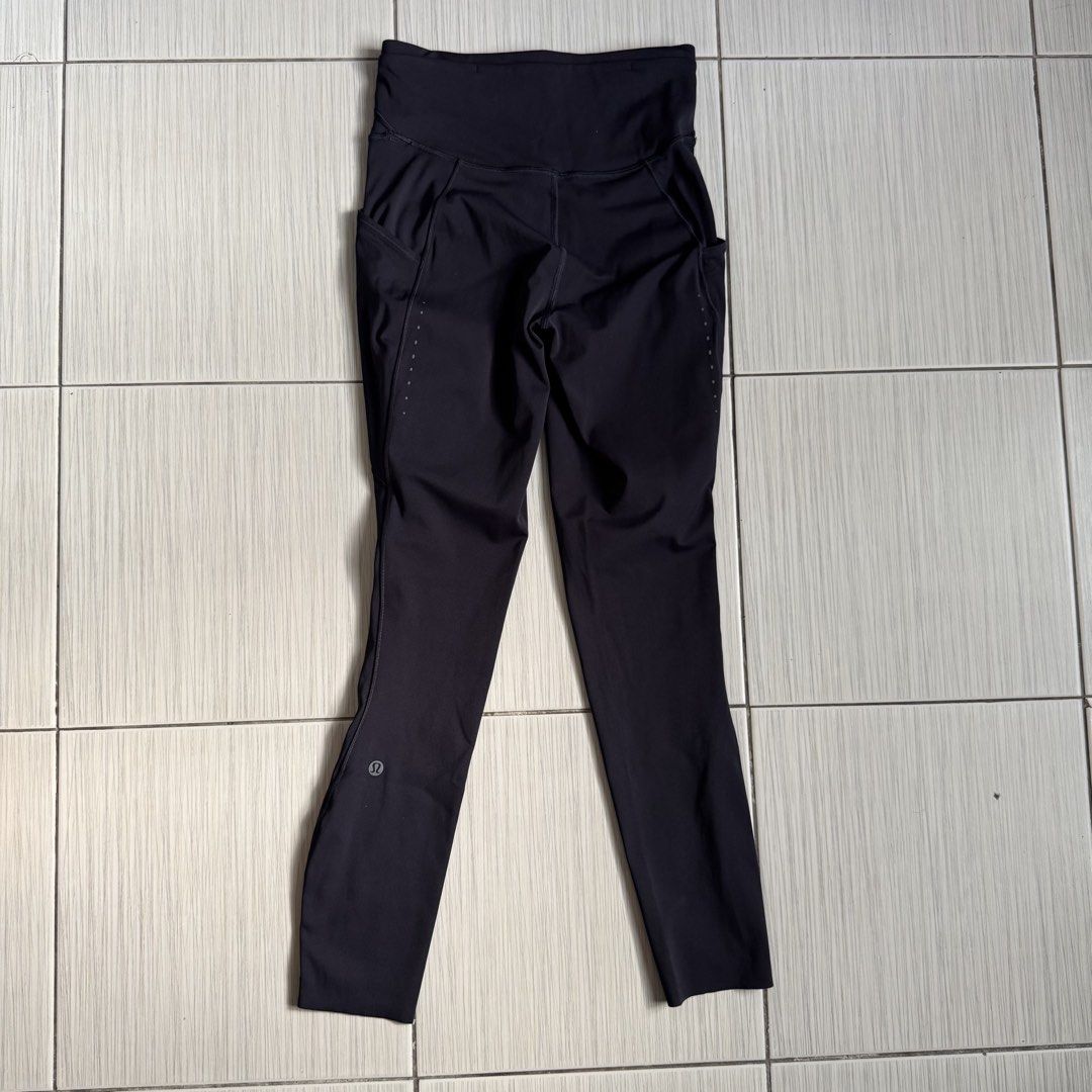 Lululemon black leggings (Category: Activewear) located in Makati City. Submitted by ellespreloved2.0 (Listing ID 1469050540, Image 1). Description: In very good condition No flaw Fits 26-28 With Side and waist pockets Adjustable waist band inside Stretchable.