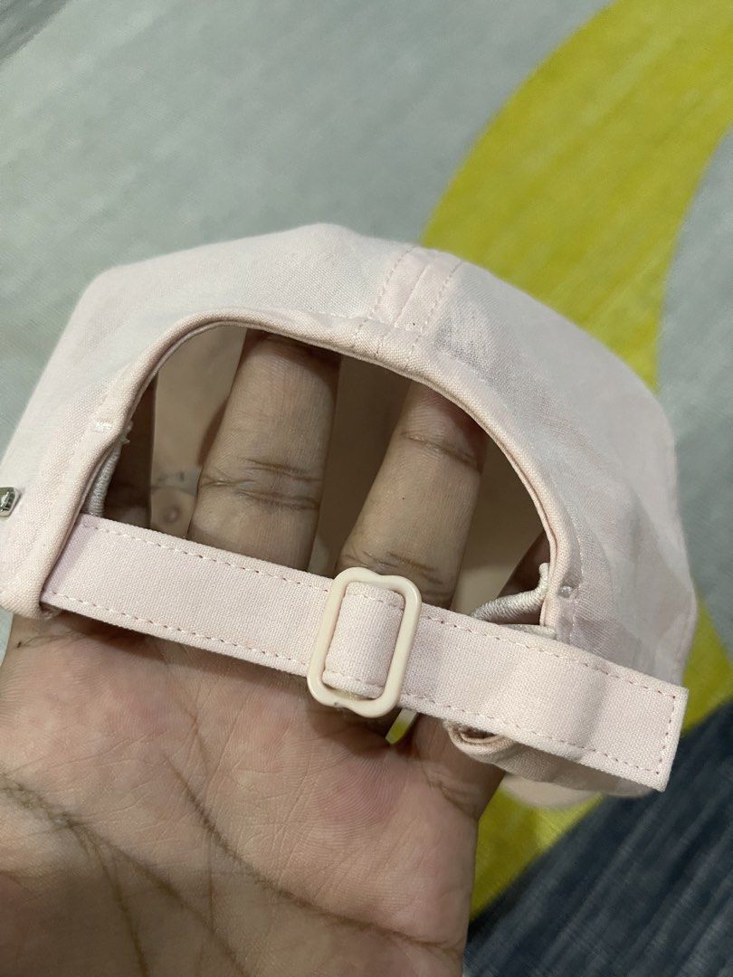 Lululemon hat (Category: Hats & Beanies) located in Taytay. Submitted by ekselentekondisyon (Listing ID 1469084193, Image 3). Description: Lululemon hat Good condition Need wash and cleaning May konting dumi Taytay rizal location One size fits all Color light pink Malambot ung tela.
