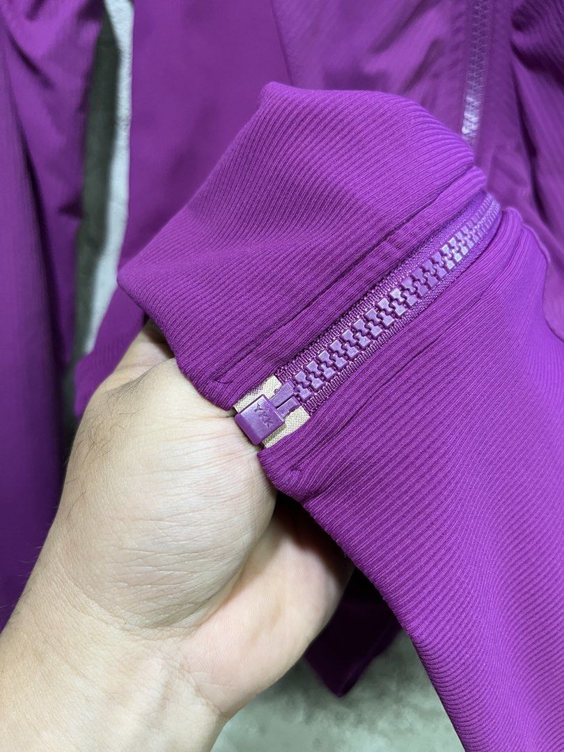 LULULEMON IN FLUX JACKET 6 (Category: Coats, Jackets and Outerwear) located in Quezon City. Submitted by headline. (Listing ID 1468982559, Image 3). Description: LULULEMON IN FLUX REVERSIBLE JACKET SIZE:6 DIMES:17x25cm (flexible) cOLOR:REGAL PLUM EXCELLENT CONDITION FOR ONLY:1,350php +SHIPPING FEE.