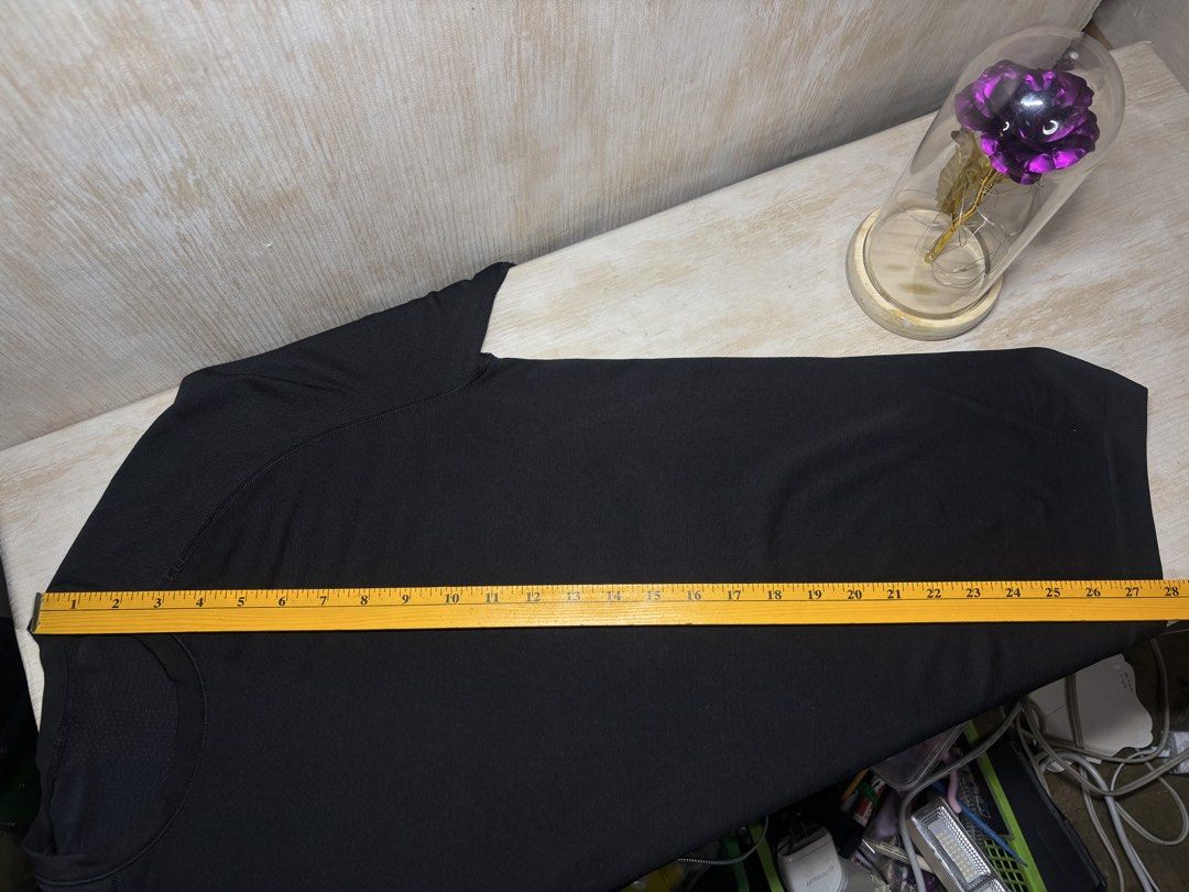 LULULEMON METAL VENT TECH QUIKDRY SHIRT (Category: Tshirts & Polo Shirts ) located in Cabuyao City. Submitted by pormanation-thrift-store (Listing ID 1468939498, Image 3). Description: LULULEMON METAL VENT TECH QUIKDRY SHIRT Condition: LIKE NEW Color rate: 10/10 (PWEDE SA MASELAN) Size: MEDIUM Dimes: 19.5”Wx28”L Issue: NONE✅ Price: 1200.