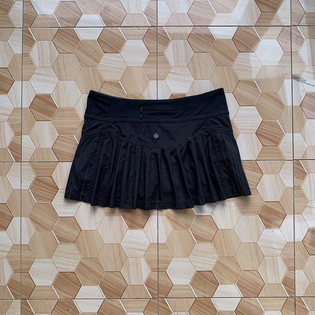 Lululemon Reflection Skirt❗️ (Category: Skirts) located in Cebu City. Submitted by darrylopon12219 (Listing ID 1469029097, Image 3). Description: Orig💯 As New Condition No Issue Size 8 Color Rate:10/10 Dimes:W30-34 L12.5 -Need Wash 📍 CONSOLACION, CEBU ‎🚚 ship via J&T ‎DM NOW📩 ‎.