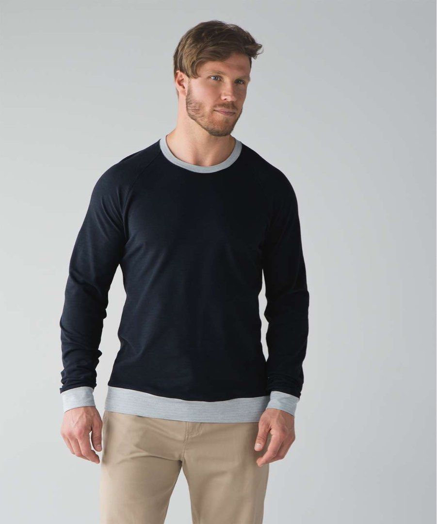 Lululemon Splitstream Crewneck (Category: Activewear) located in Cavite. Submitted by onebeancent (Listing ID 1469071879, Image 3). Description: Size: Large to Semi XL Dimension: 22" Width | 29" Length Color: Navy Blue Color Rate: 9.8/10 Issue: None Condition: Excellent Price: 650php Additional Shipping Fee (J&T Medium Pouch) 125php Luzon 145php visayas 185php mindanao.