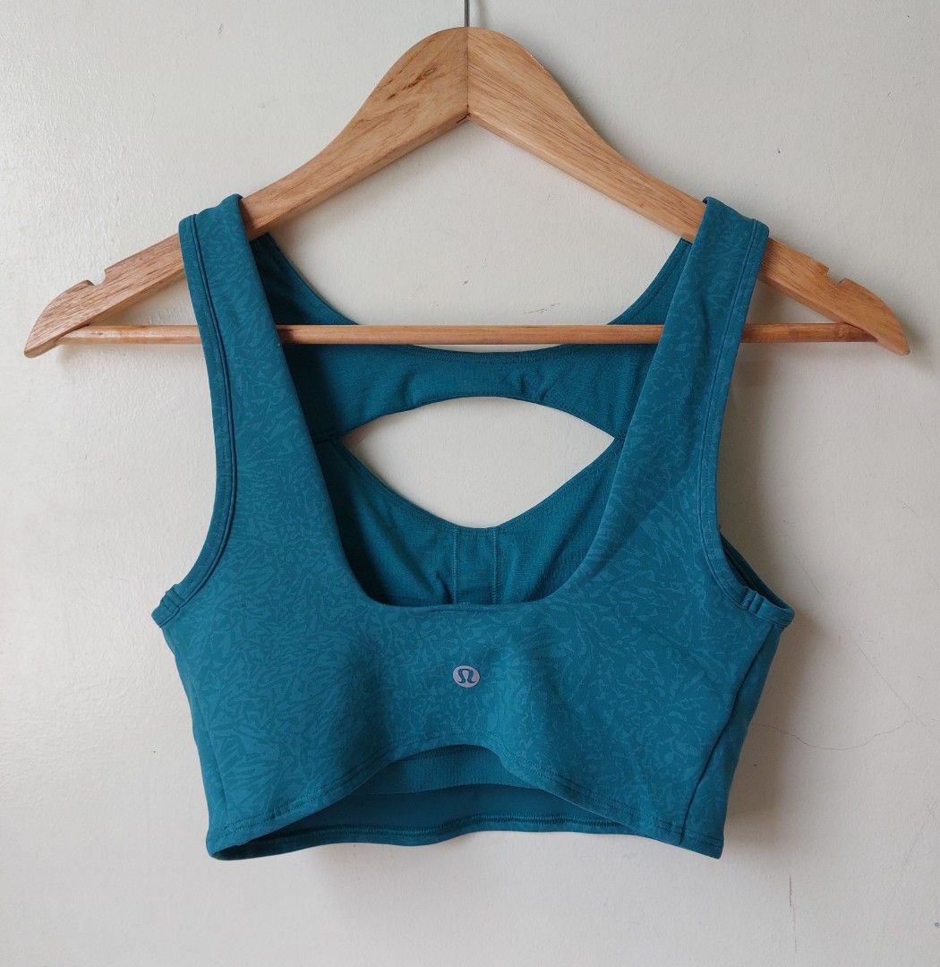 Lululemon Sports bra (Category: Activewear) located in Quezon City. Submitted by lovedcollection_2020 (Listing ID 1469116356, Image 2). Description: .