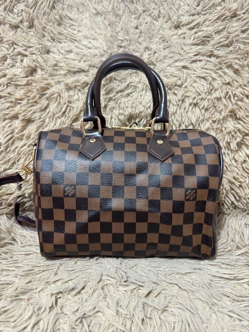 Lv bandolier Damier (Category: Luxury Bags & Wallets) located in Manila. Submitted by vilmabrandedukaybags (Listing ID 1469076581, Image 2). Description: L V SPEEDY BANDOULIER DOCTOR’S BAG Damier Ebene Canvas Small size or 25cm With Padlock and Sling Strap Pm🤗.