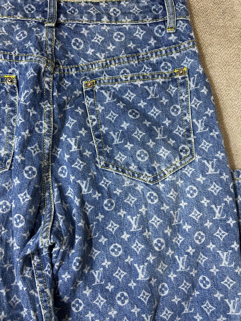 Lv Denim Pants (Category: Luxury Apparel) located in Aurora. Submitted by purethrift07 (Listing ID 1469034570, Image 3). Description: Maganda No issue 26-30 solid na solid Dm me.