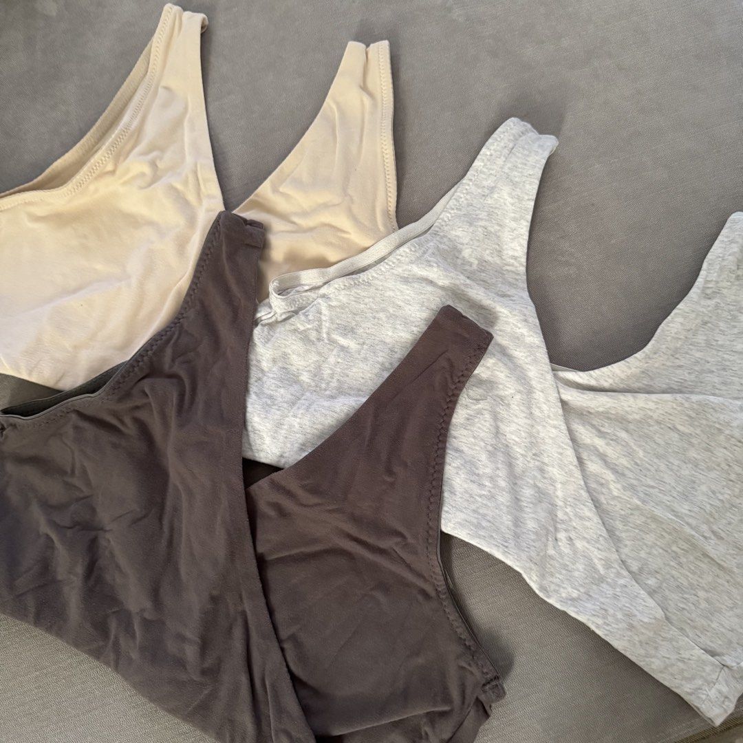 L-XL Breastfeeding / Nursing Bra Set (Category: Sleeveless) located in Pasig City. Submitted by speciallyselected (Listing ID 1468931416, Image 2). Description: Super comfy. Fits 38-42 bust size No pads included Not faded 9/10 condition.