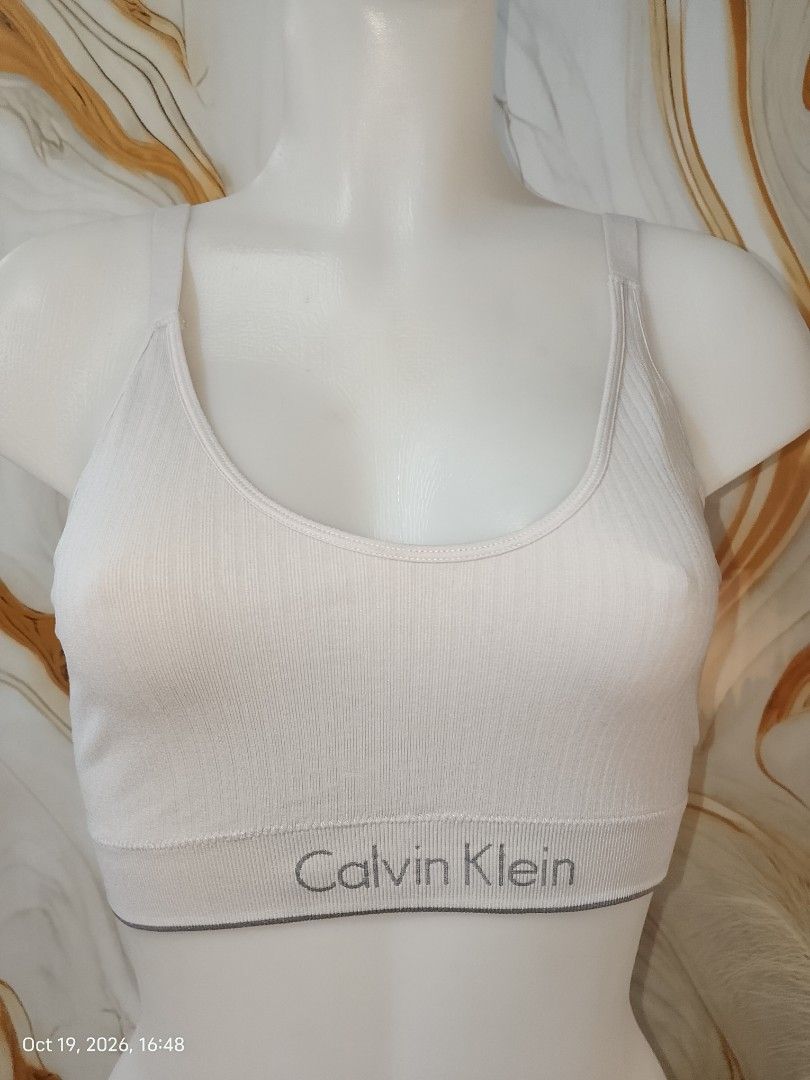 M: Calvin Klein bra no pads (Category: Undergarments & Loungewear) located in Manila. Submitted by truecrystal-1407 (Listing ID 1469014156, Image 1). Description: .