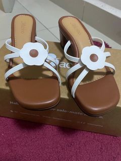 (Category: ) located in . Submitted by heartschaewon (Listing ID 1469073215, Image 1). Description: .