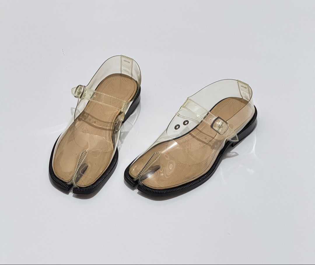 Maison Margiela (Category: Loafers) located in Quezon City. Submitted by byuklph (Listing ID 1469121000, Image 2). Description: Auth💯size35/22cm Excellent condition No inclusion Not yellowish .