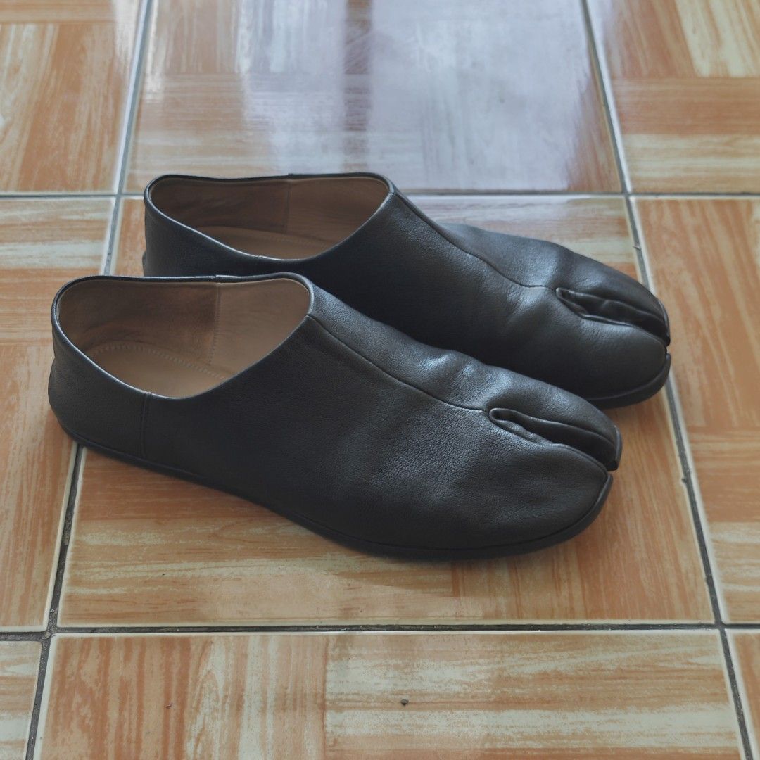 MAISON MARGIELA Tabi Babouches (Category: Dress Shoes) located in Bulacan. Submitted by rielrcmendoza (Listing ID 1468995636, Image 1). Description: Tagged Size: 42 EU Condition: 9/10 Source: Graymatter.