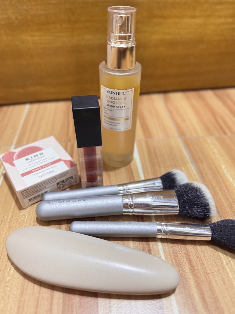MAKEUP BUNDLE (Category: Makeup) located in Mexico. Submitted by alexacarts (Listing ID 1469125968, Image 1). Description: - all authentic - no more photos *please manage your expectations as these are preloved* *no return / exchange* LOC: Pampanga Payment: Gcash / Any mode of bank transfer Courier: J&T .