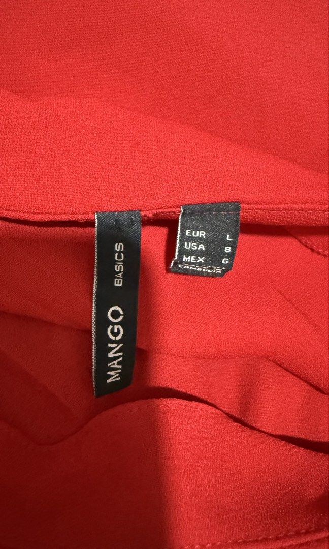 Mango Basics Flowing Crepe 3/4 Sleeve Blouse (Category: Blouses) located in Naga. Submitted by tiindahunts (Listing ID 1469105000, Image 2). Description: From Hongkong box! Issue small hole but like new pa, for madiskarte only.
