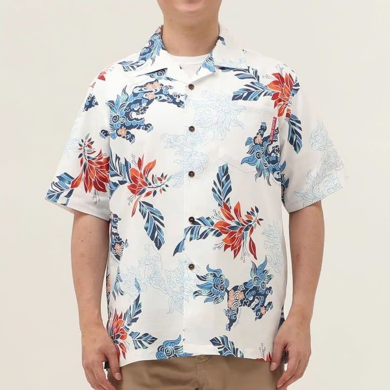 MANGO HOUSE JAPAN - Open Collar Polo (XL) (Category: Tshirts & Polo Shirts ) located in Pasig City. Submitted by _rosasass_ (Listing ID 1468959476, Image 2). Description: Authntic Good as new Made in Japan 100% cotton Size XL.