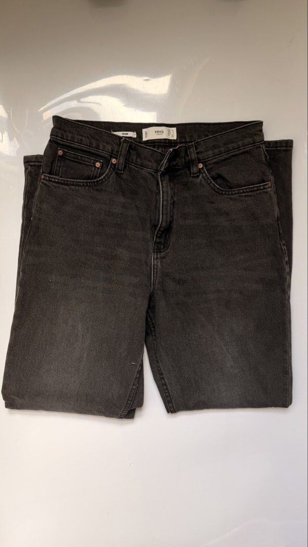 Mango Mom Jeans (Black) (Category: Jeans) located in San Juan City. Submitted by acst12 (Listing ID 1468940962, Image 3). Description: .