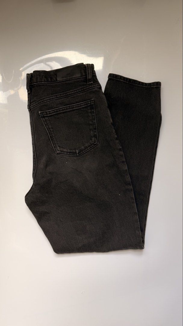 Mango Mom Jeans (Black) (Category: Jeans) located in San Juan City. Submitted by acst12 (Listing ID 1468940962, Image 1). Description: .