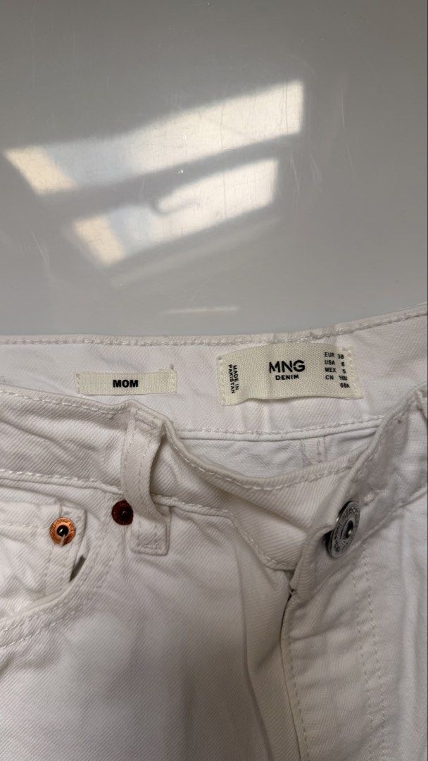 Mango Mom Jeans (White) (Category: Jeans) located in San Juan City. Submitted by acst12 (Listing ID 1468940865, Image 2). Description: .