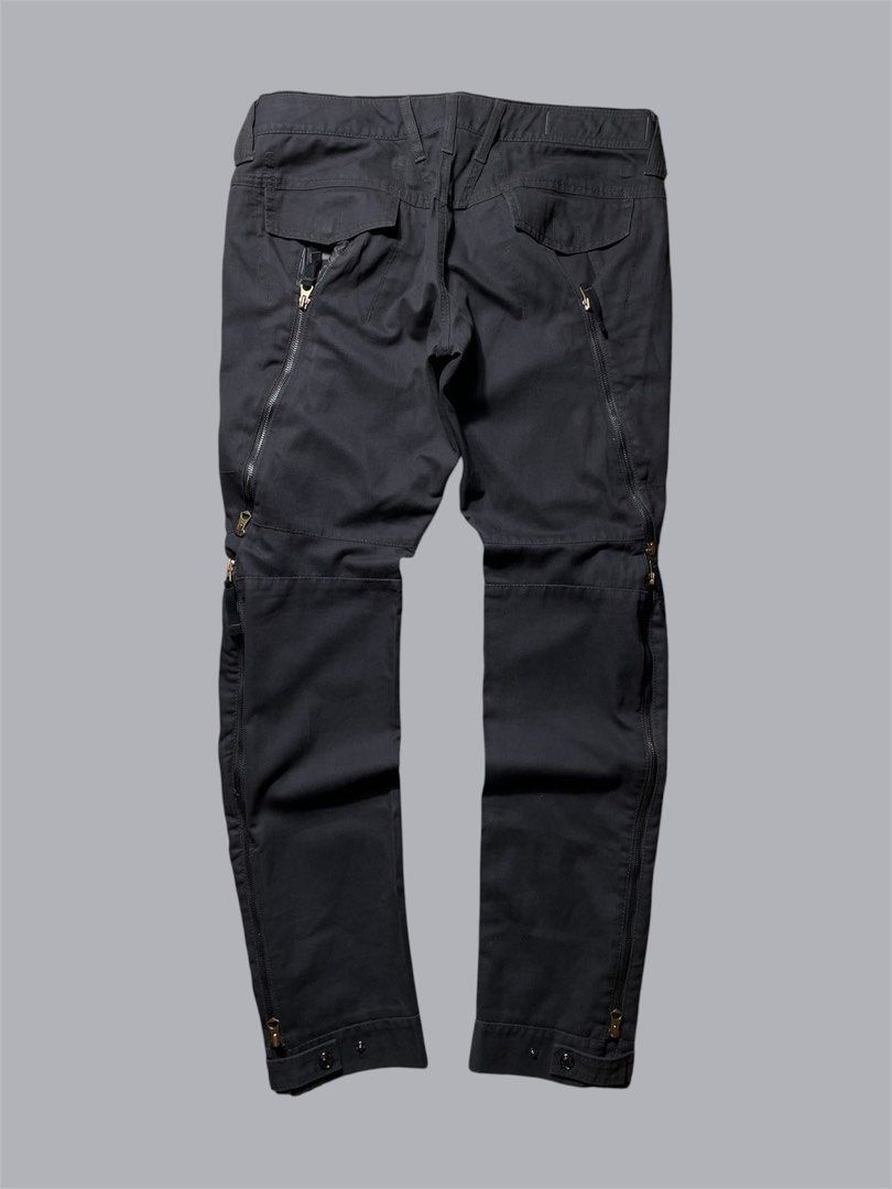 Marithe Francois Girbaud Le Jeans Cargo Pants (Category: Jeans) located in Caloocan City. Submitted by renowear (Listing ID 1469100961, Image 3). Description: Marithe Francois Girbaud Le Jeans Cargo Pants Excellent Condition Color Rate: 9.8/10 No Issue Measurements • Width: 34 • Length: 41 • Hem: 8 Price: 2000 obo DM IF INTERESTED📥.