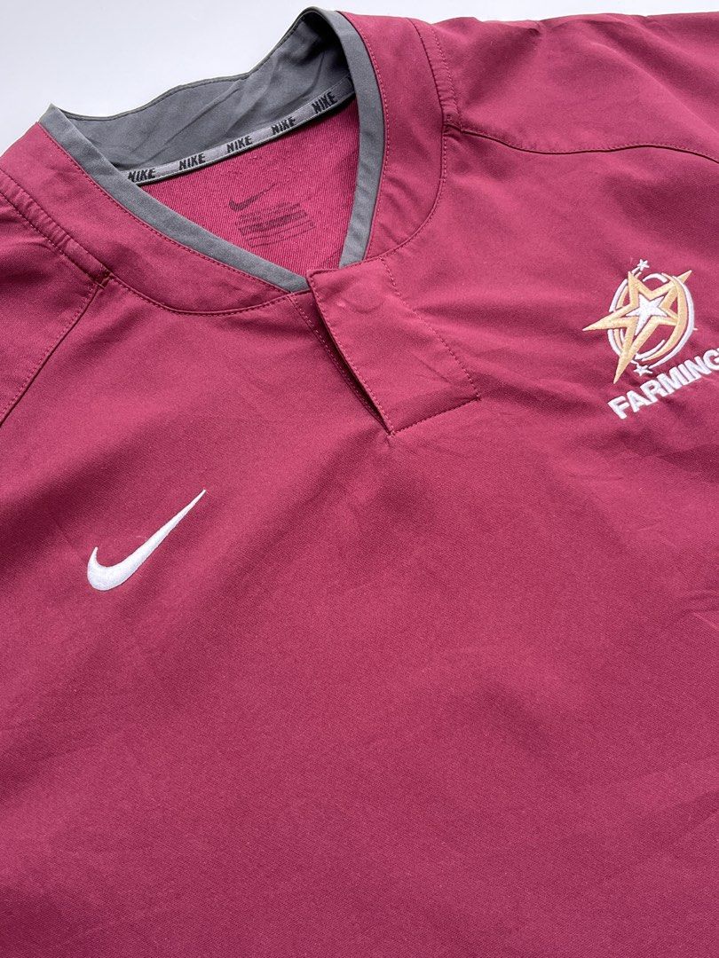 Maroon Nike Baseball Short-sleeve Pullover Athletic Jacket (Category: Activewear) located in Manila. Submitted by matticoolz (Listing ID 1468965101, Image 3). Description: Maroon Nike Baseball Short Sleeve Pullover Hot Cage Jacket Men’s Large, Perfect for jogging Price is negotiable, just dm ————— LENGTH: 29 WIDTH: 23 ————— Brand: Nike Size: Large Condition: Very Good (No pin holes, All zipper completely functioning, minimal lints) Features: Smoo