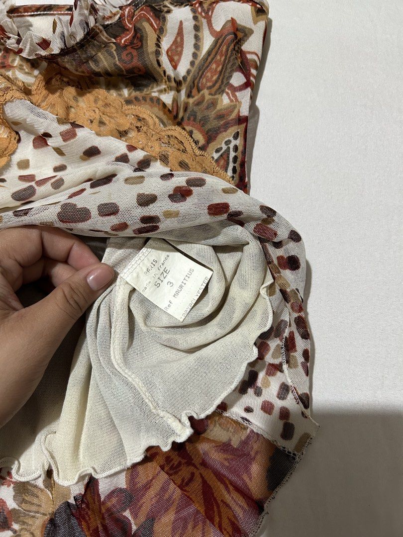 SOLD |y2k paisley mesh style cami top (Category: Sleeveless) located in Pagadian. Submitted by yowna_declutters (Listing ID 1469094285, Image 3). Description: size medium | good condition dm for more info.