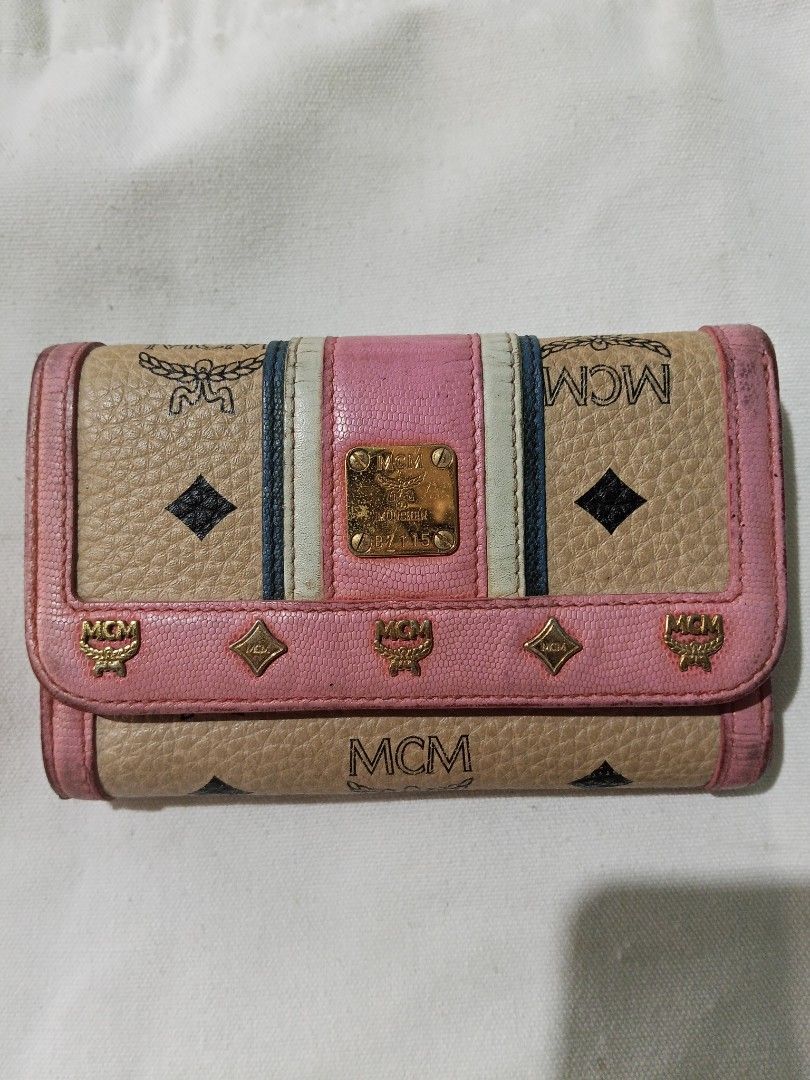 MCM WALLET (Category: Luxury Bags & Wallets) located in Manila. Submitted by pagodnicole50491 (Listing ID 1469001286, Image 1). Description: .